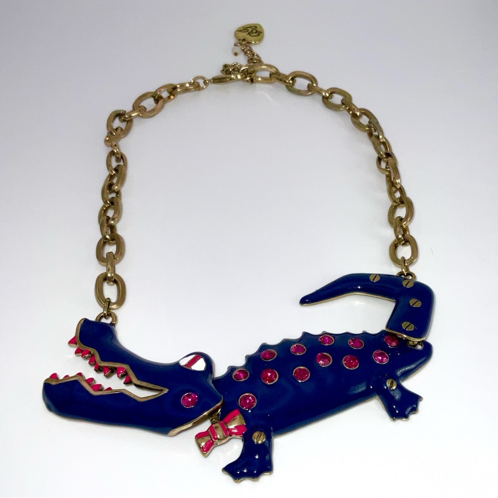 BETSEY JOHNSON NECKLACE - Picture 2 of 6